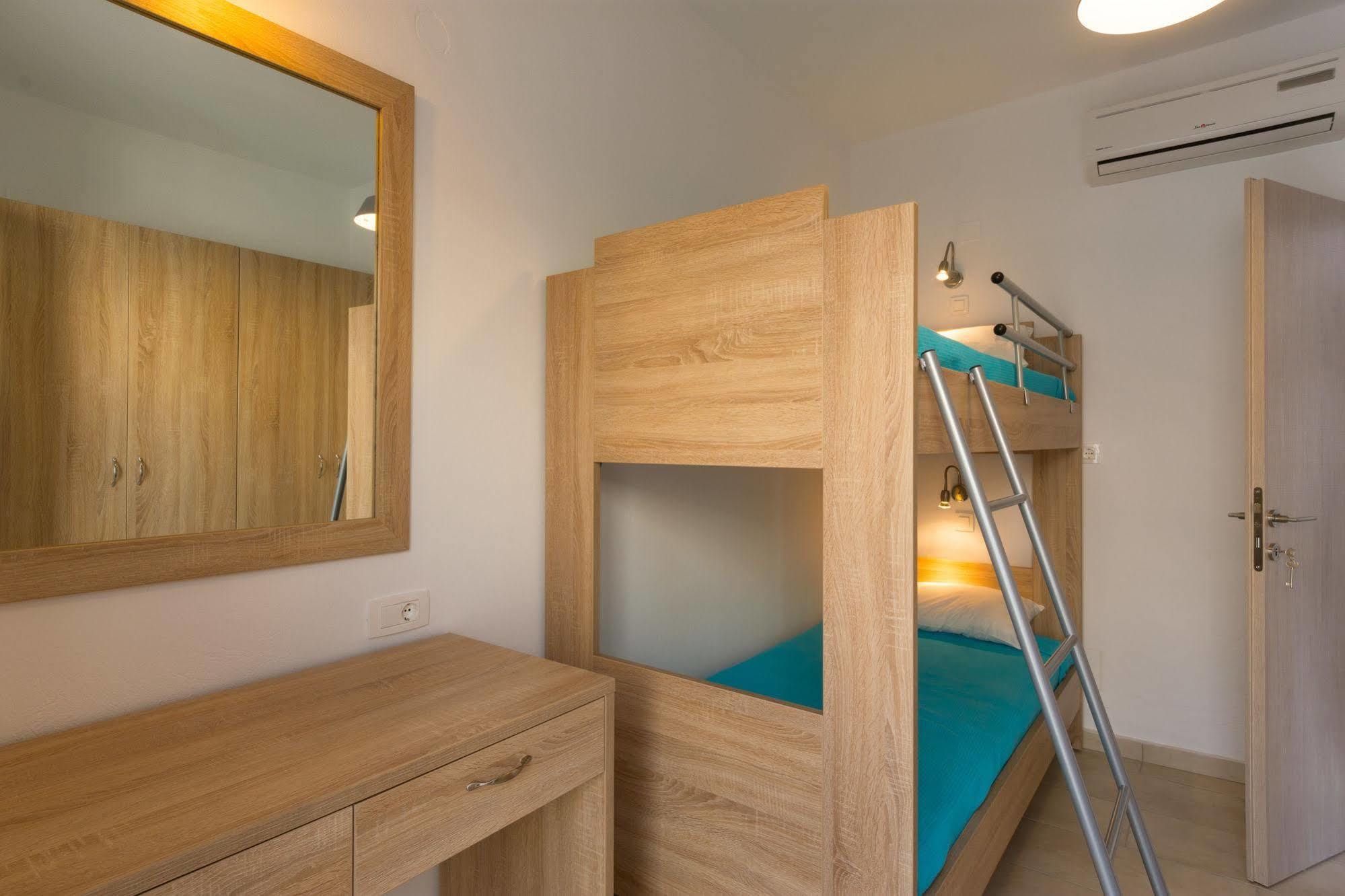 Socrates Apartmens & Restaurant ミラトス エクステリア 写真